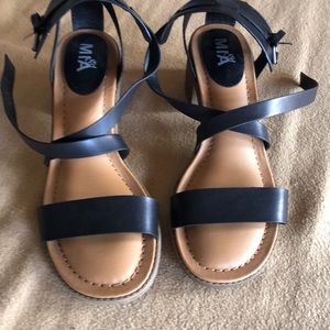 Women's Mia Girl black heeled sandals size 9 1/2